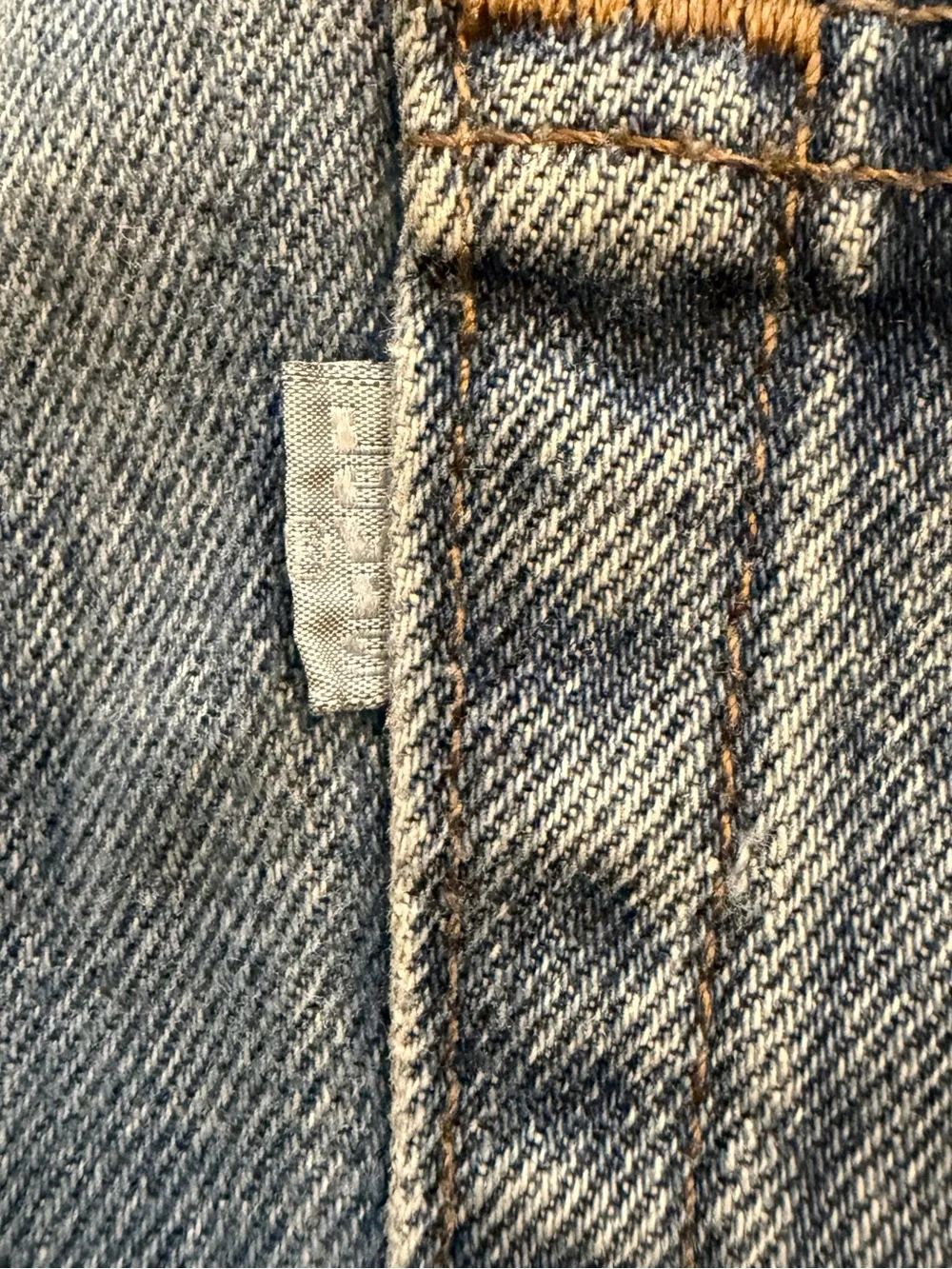 VTG 90s SilverTab Levis Jeans W30 L34 Light Wash Blue Loose Fit Tapered Leg USA